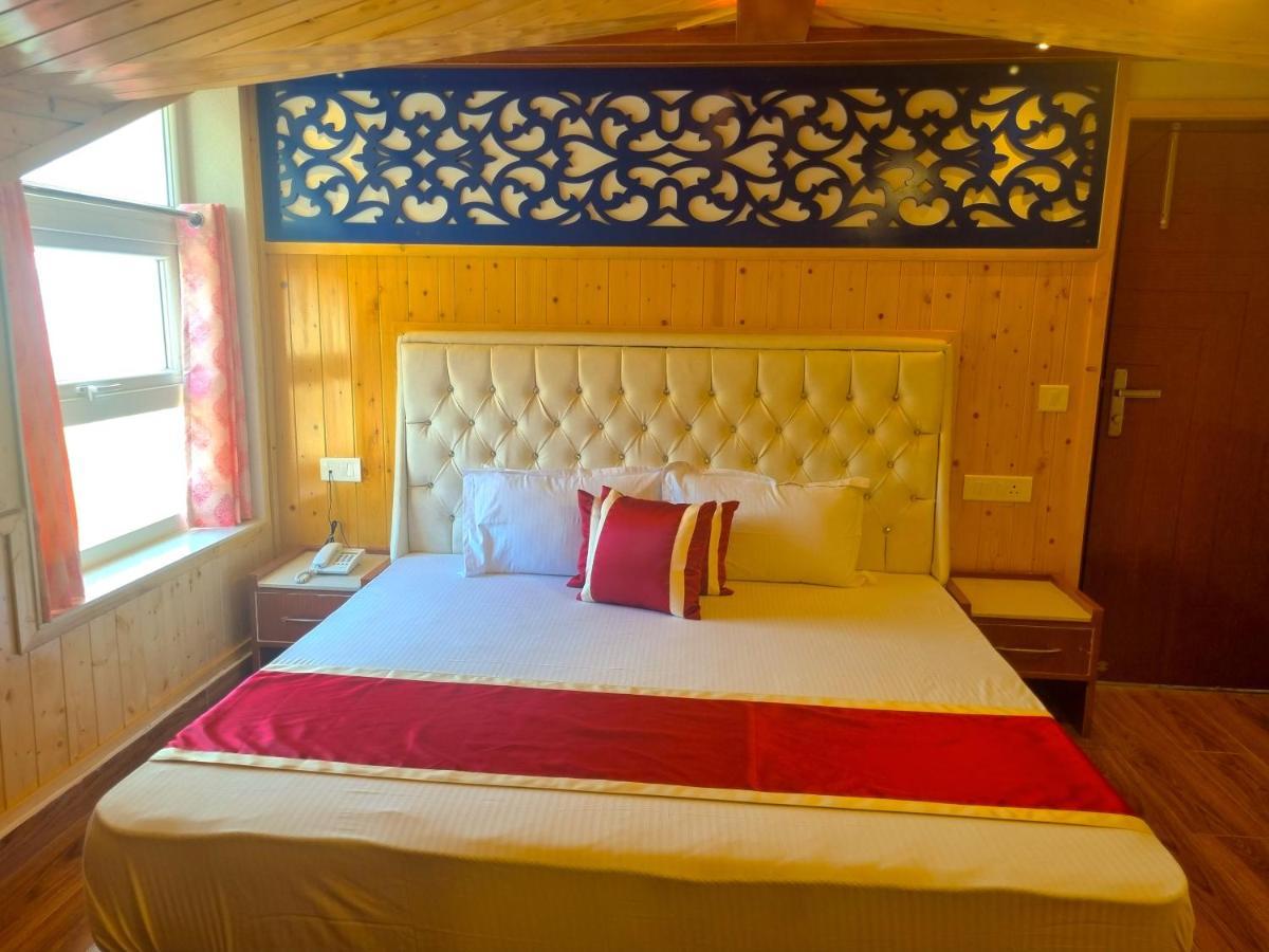 Hotel Wood Stock Luxury - A Boutique Property - Penthouse - Open Air Restaurant & Terrace Kasauli Exterior foto