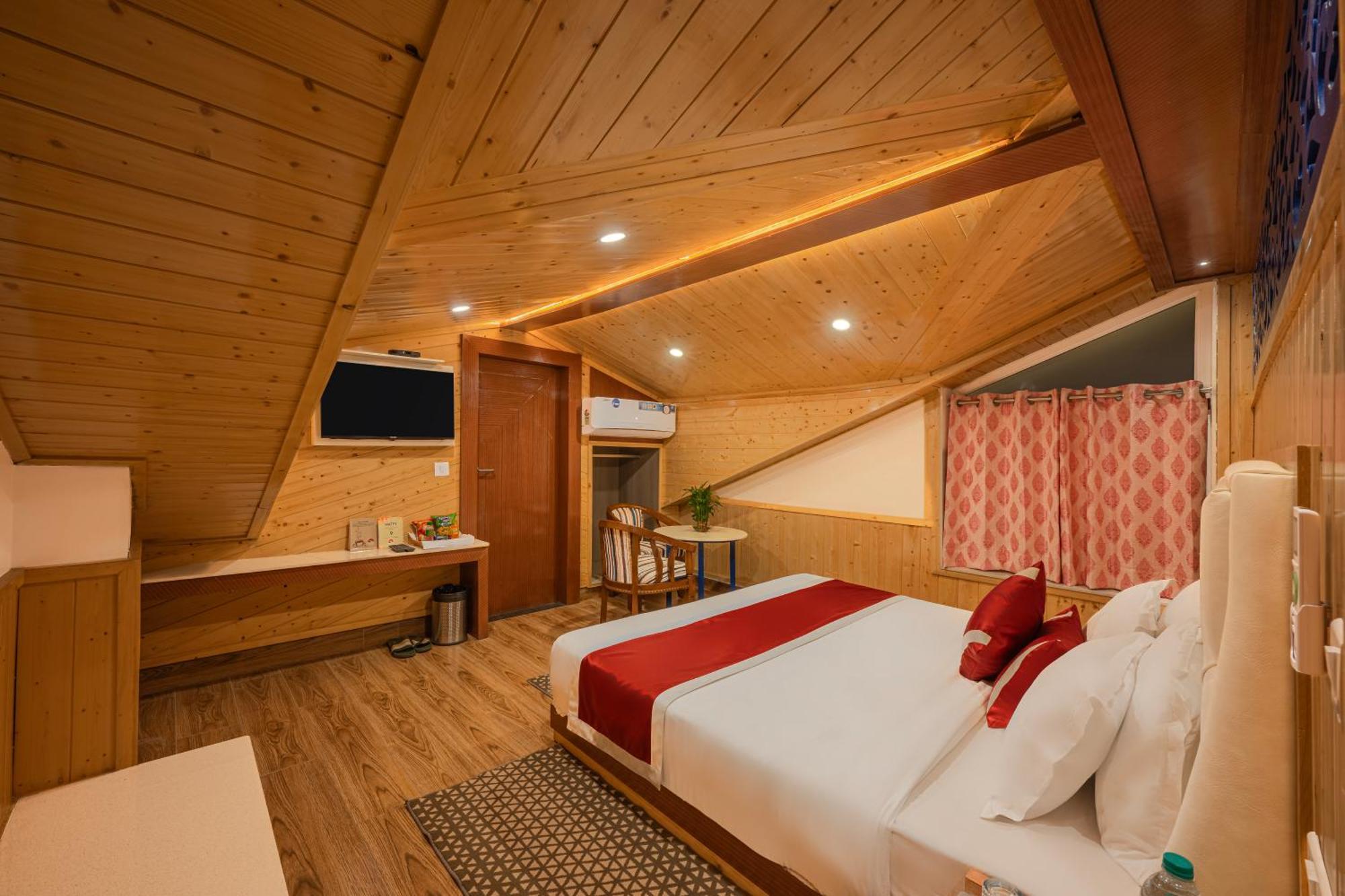 Hotel Wood Stock Luxury - A Boutique Property - Penthouse - Open Air Restaurant & Terrace Kasauli Exterior foto