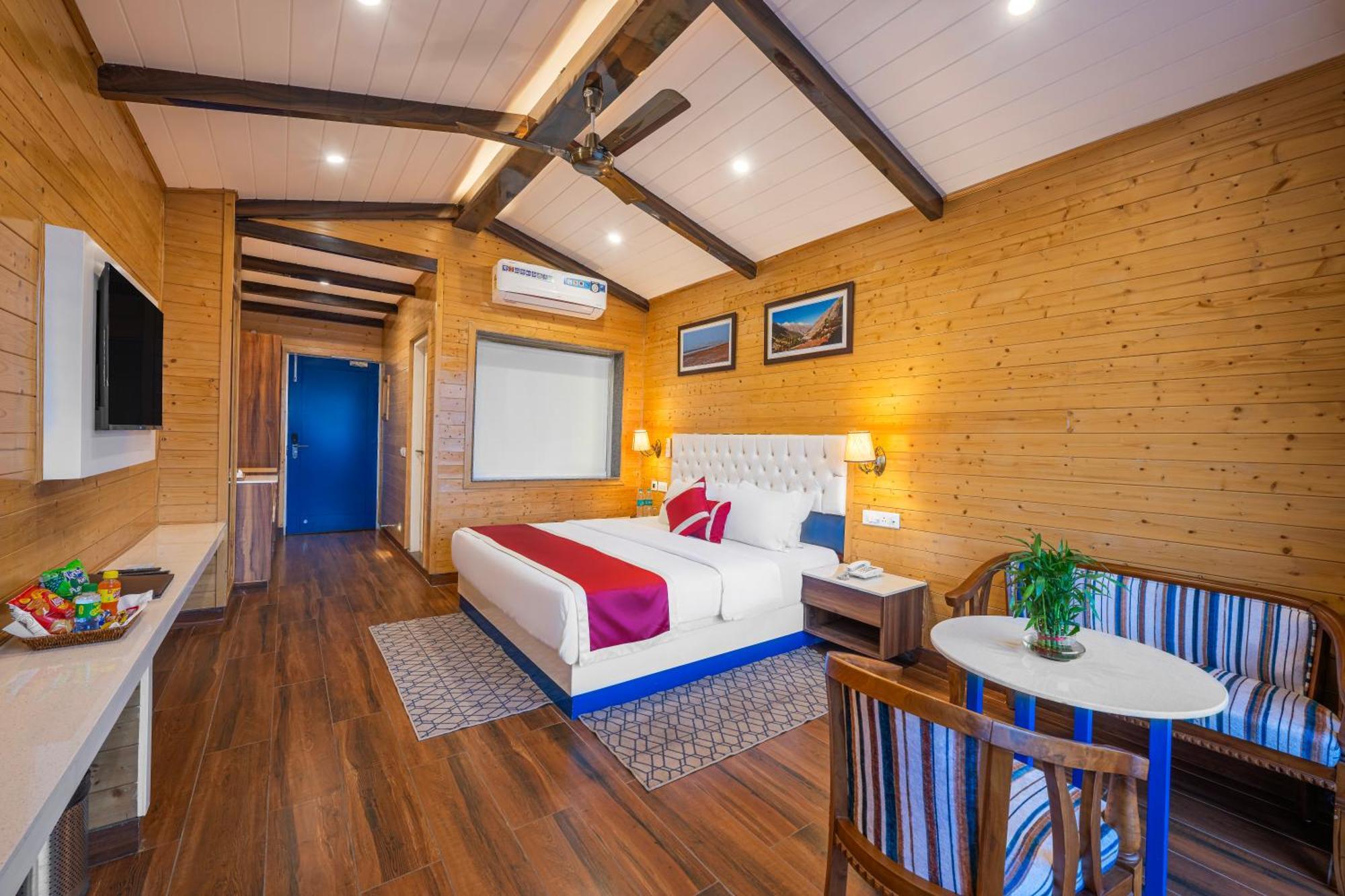 Hotel Wood Stock Luxury - A Boutique Property - Penthouse - Open Air Restaurant & Terrace Kasauli Exterior foto